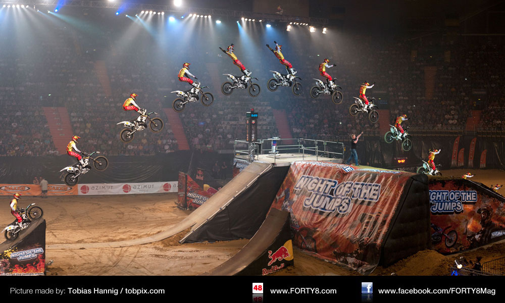 Libor Podmol doing a Cliffhanger to Nohanded Landing in Munich/Germany | Photo-Credit: www.tobpix.com